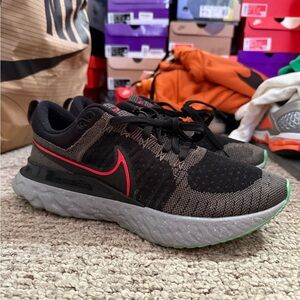Nike Infinity Run Flyknit 2 Size 10